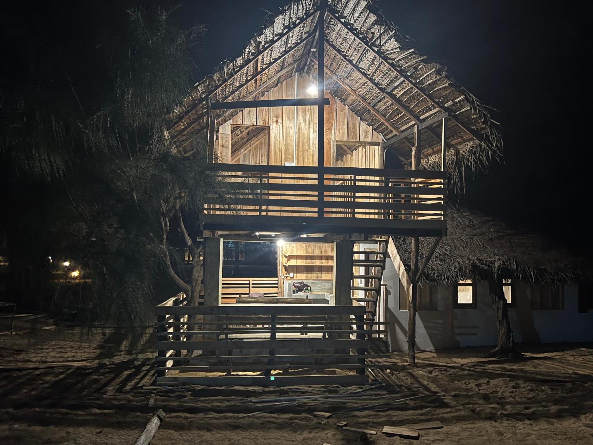 Sand Dune Beach Resort & Surf Camp Аругам-Бей Екстер'єр фото